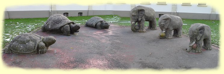 Bad Rothenfelde - Elefanten und Schildkrten