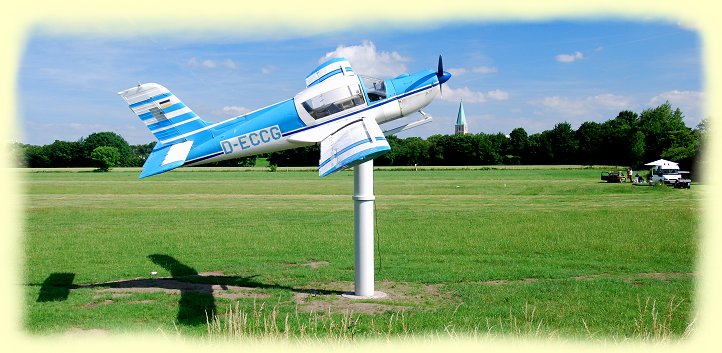 Sportflugzeug in den Hammer-Lippewiesen