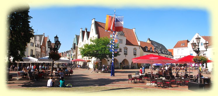 Haltern - Marktplatz mit dem historischen Rathaus