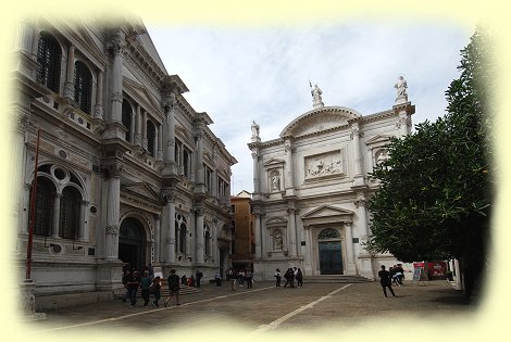 Venedig - links Scuola Grande di San Rocco - rechts Chiesa di San Rocco