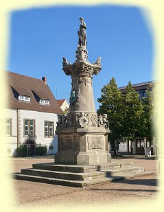 Horn - Denkmal auf dem Marktplatz