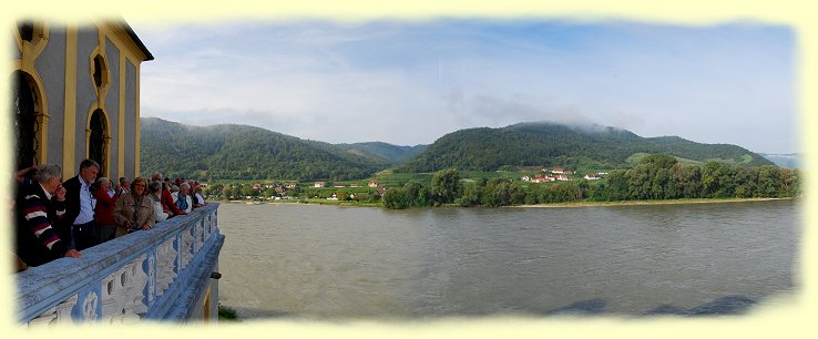 Drnstein - Blick vom Augustinerstift auf die Donau