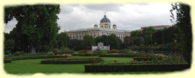 Wien - franzsisch-barocker Rosengarten mit Grillparzer-Denkmal