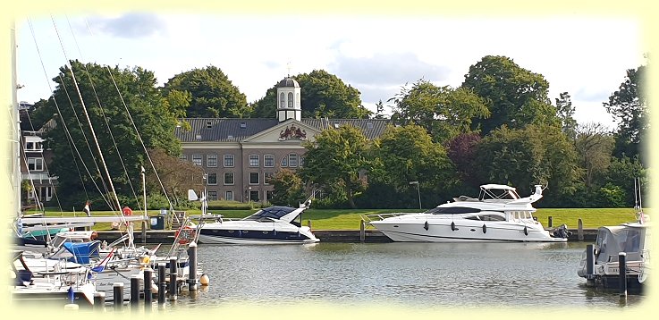 Medemblik - Landswerf-Gebude