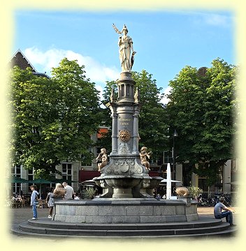 Deventer - Wilhelmina-Brunnen