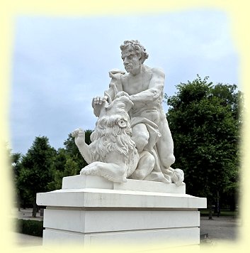 Karlsruhe - Simon im Kampf mit dem L�wen