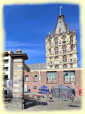 K�ln 2025 - Rathausturm mit steinerne Pumpe