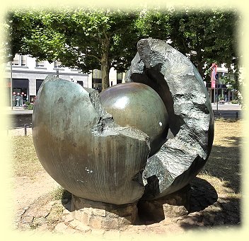 Wiesbaden 2025 - Bronzeskulptur Leben