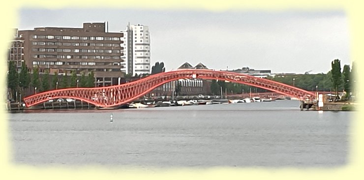 Amsterdam 2025 - Pyton-Fussg�ngerbr�cke