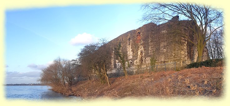 Ruine--Kaiserpfalz