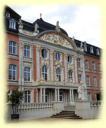 Trier - Kurfrstlichen Palais - Mittelportal