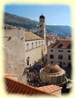 Dubrovnik - Onafrio-Brunnen und Franziskanerkirche