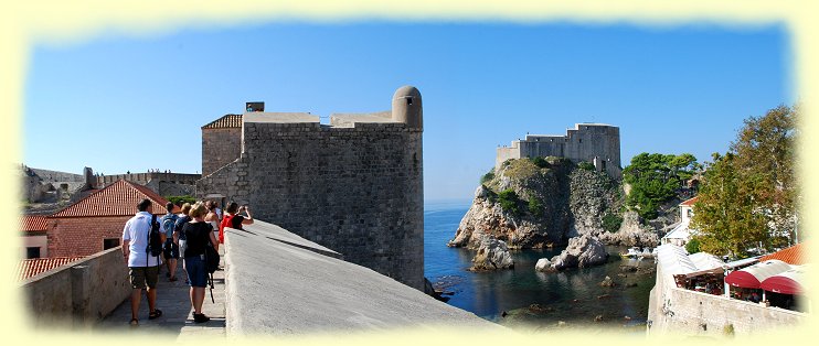 Dubrovnik -  linkds Bastion Bokar - rechts Festung Lovrijenac