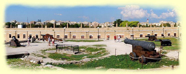 Korfu - alte Festung - Kanonen