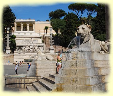 Rom - Piazza del Popolo , Lwenbrunnen mit Blickauf dem Pincio