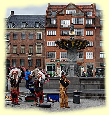 Kopenhagen - Caritas-Brunnen  auf dem Gammeltorv - Englisch - Old Market - ist der lteste Platz in Kopenhagen