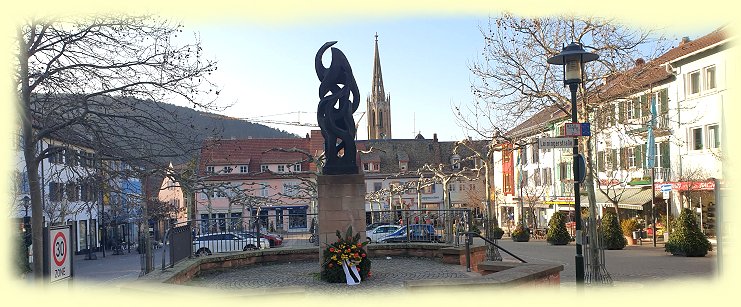 Bad Drkheim - Skulptur Feuervogel