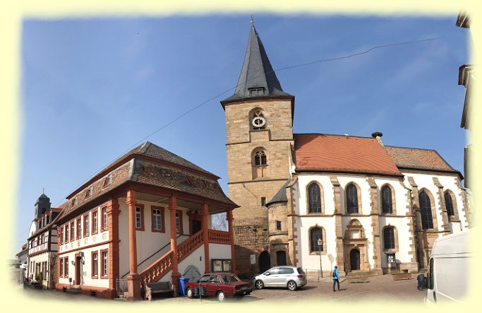 Freinsheim -- Historisches Rathaus mit Kirche