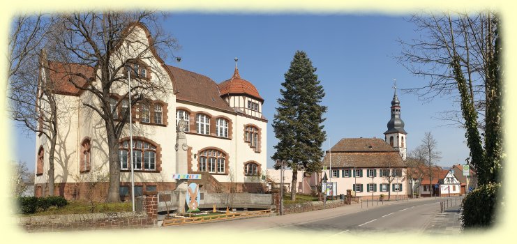 Kirchheim-Kleinkarlbach Grundschule und Protestantische Andreaskirche