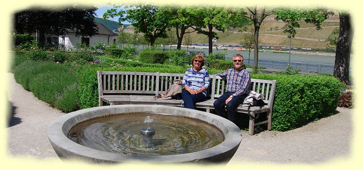 Bingen - Brunnen im Rosengarten