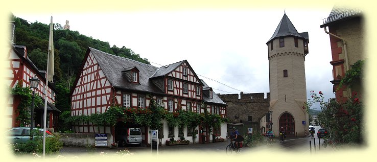 Braubach - Obertor mit Landgasthof Zum weien Schwanen