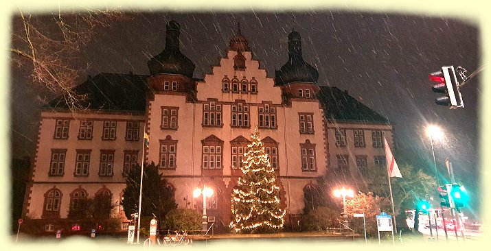 Rathaus bei Regen