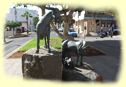 Puerto del Rosario - Skulptur Las Cabras  die Ziegen