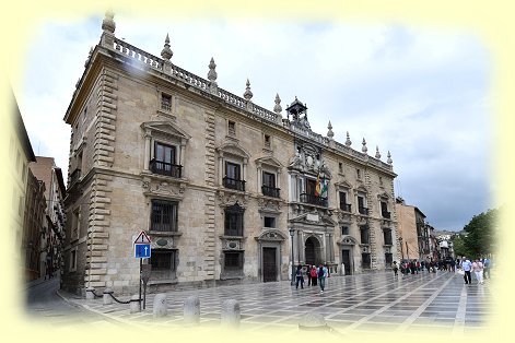 Granada - Oberster Gerichtshof von Andalusien am  Plaza Nueva