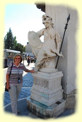 Budapest - Statue der griechischen Gttin Pallas Athene,