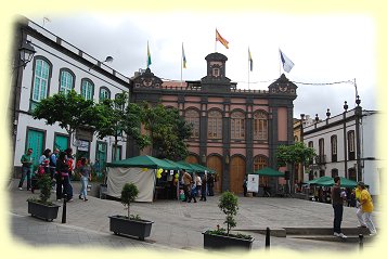 Arucas - Plaza de la Constitucion mit Rathaus