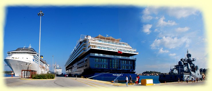 Korfu - Mein Schiff 2 im Kreuzfahrthafen von Korfu