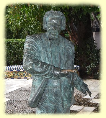 Cadiz 2018 -  Statue von spanischer Dichter Carlos Edmundo de Ory, Cdiz