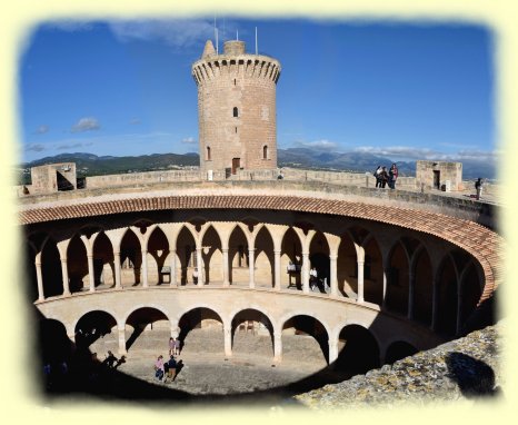 Mallorca 2018  - Castell de Bellver - Innenhof