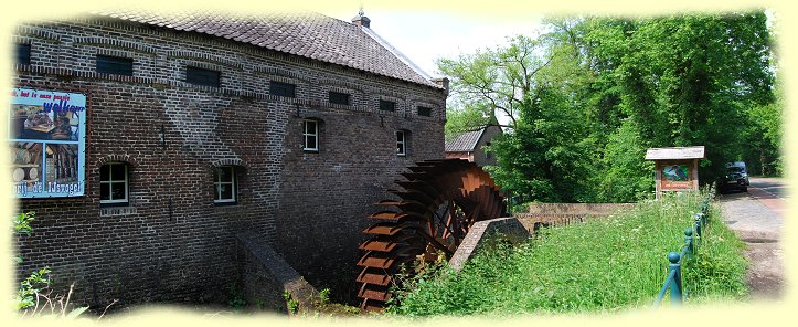 Schlossgrten Arcen - restaurierte Wassermhle auerhalb der Schlossgrten