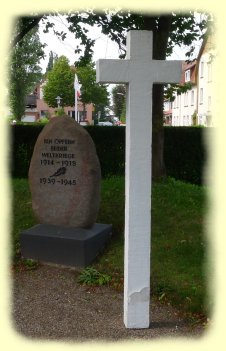 Dahme - Gedenkstein an die Gefallenen des Ersten und Zweiten Weltkrieges