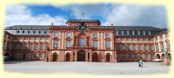 Mannheim - Schloss -- Residenz der Kurfrsten von der Pfalz