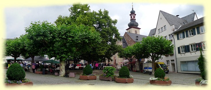 Rdesheimer - Markt und Pfarrkirche St. Jakobus