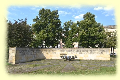 Potsdam - Platz der Einheit - Mahnmal fr die Opfer des Faschismus