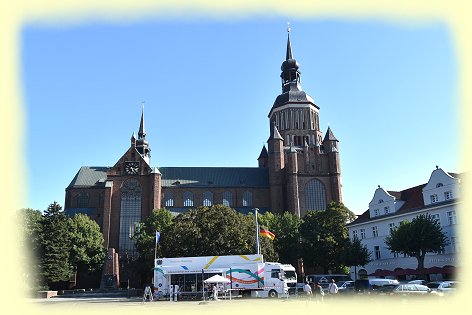 Stralsund - Neuer Markt mit St. Marienkirche
