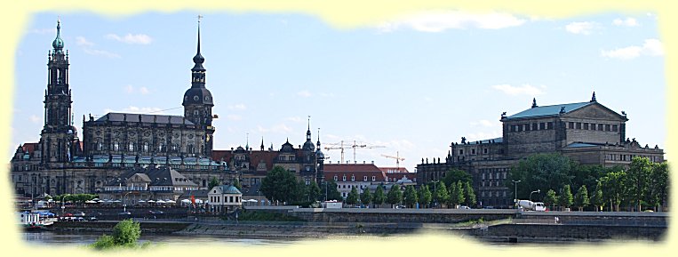 Blick auf Elbe und Altstadt von Dresden