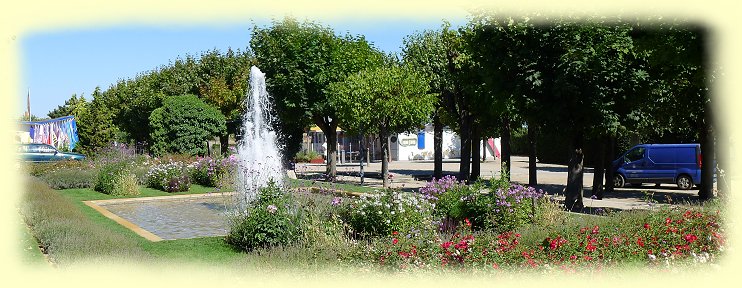 Ahlbeck -  Blumenrabatten und Springbrunnen